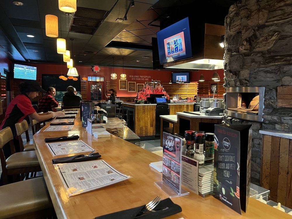 Stone's Cove Kitbar, Herndon