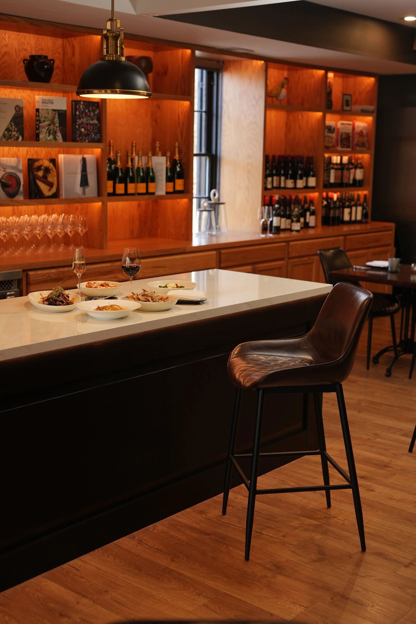 Oak & Ember Tasting Room And Market, Aldie