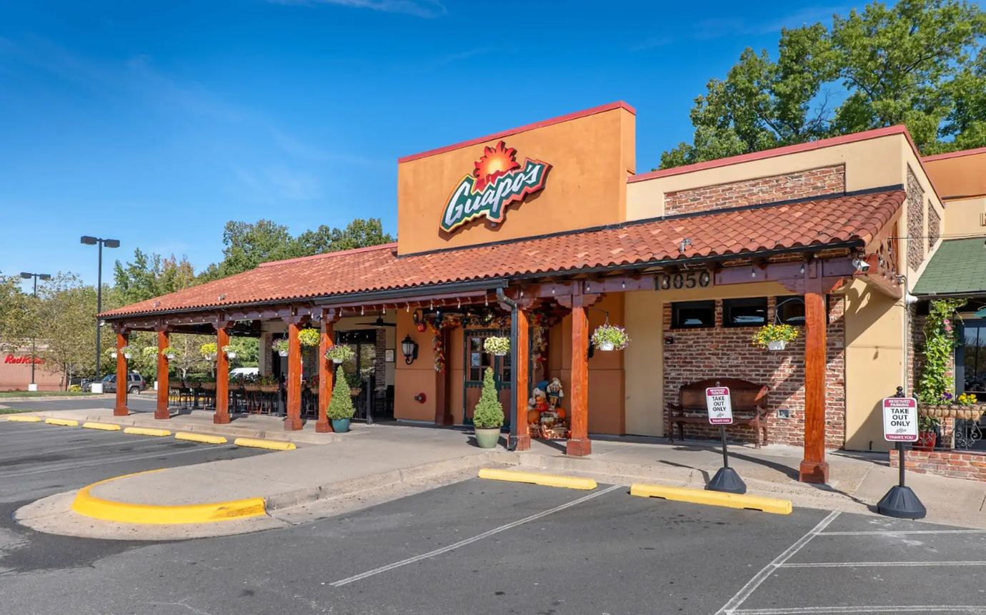 Guapo's, Fair Lakes