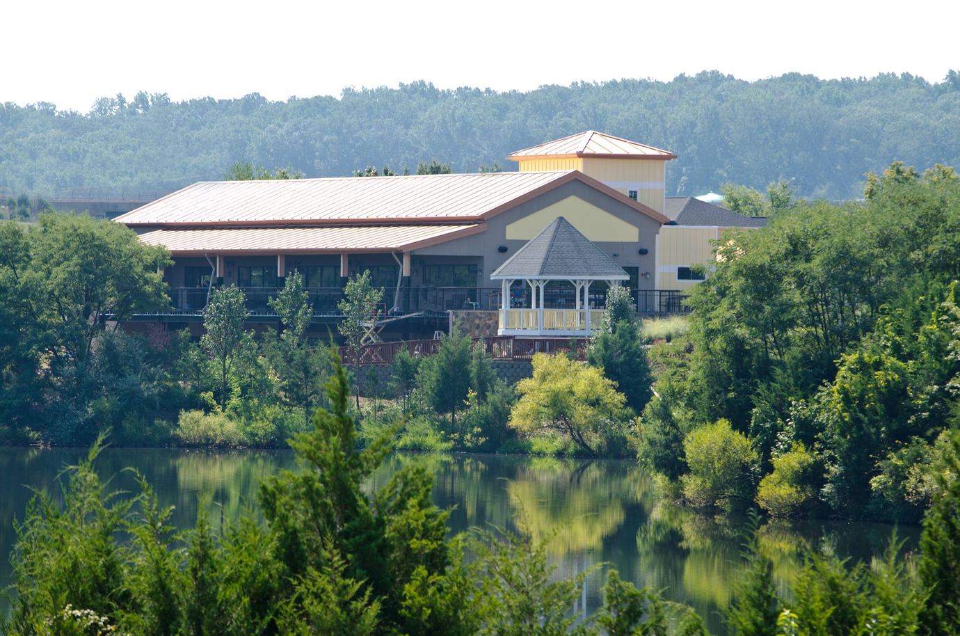 The Bungalow Lakehouse, Sterling