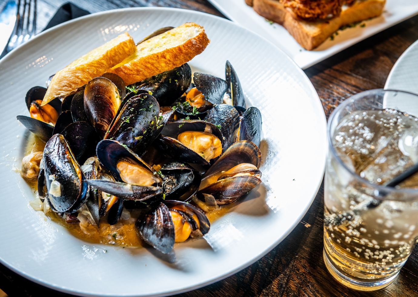 Augie's Mussel House and Beer Garden, Old Town