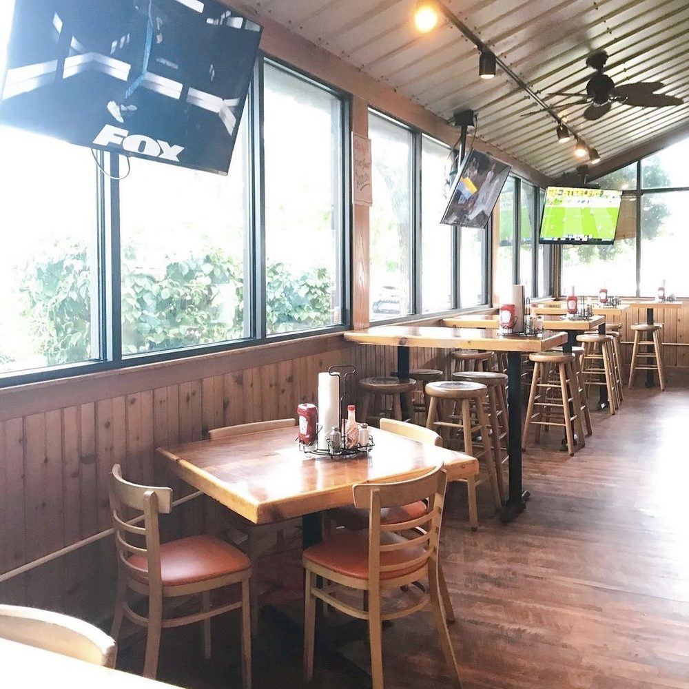 Hooters Of Chantilly, Chantilly