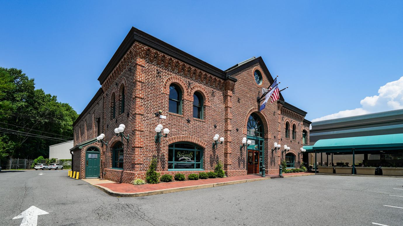P.J. Skidoos, Fairfax