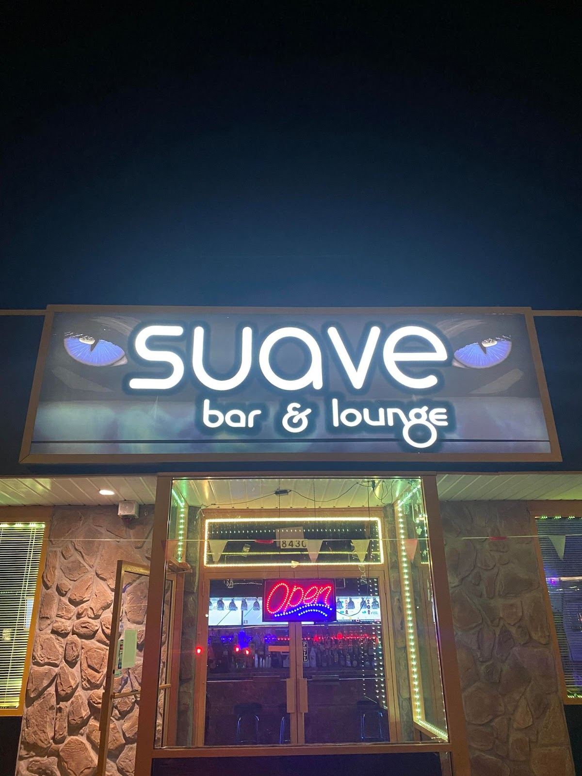 Suave Bar & Lounge, Woodlawn